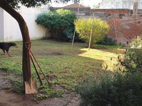 Casa De 2 Dormitorios En Malvin!