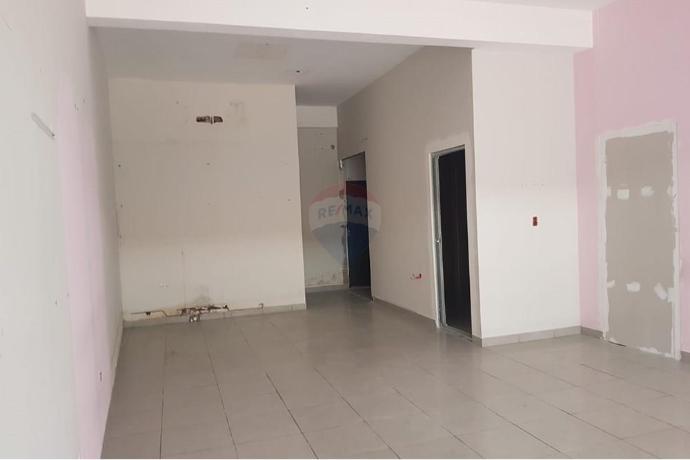 ALQUILO LOCAL COMERCIAL SOBRE MCAL. LOPEZ — foto 2