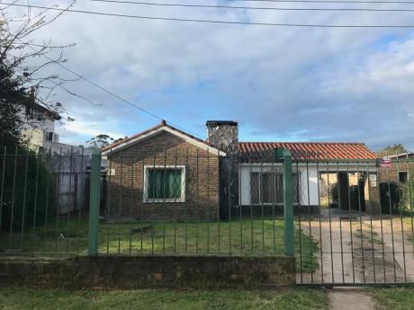 Casa De 2 Dormitorios En Ciudad De La Costa