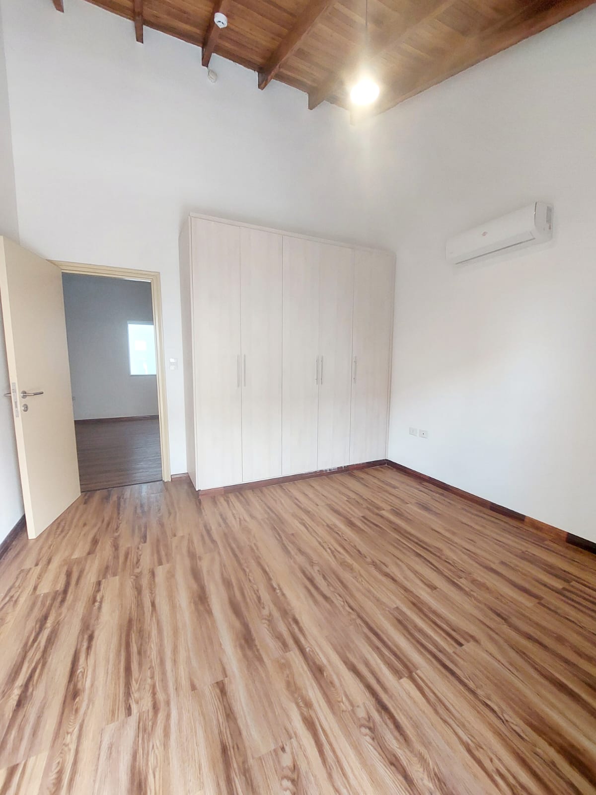 Alquilo amplio departamento de 1 dormitorio en Barrio Recoleta — foto 2