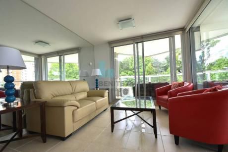 Apartamentos En Playa Mansa