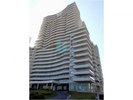 Apartamentos En Playa Brava
