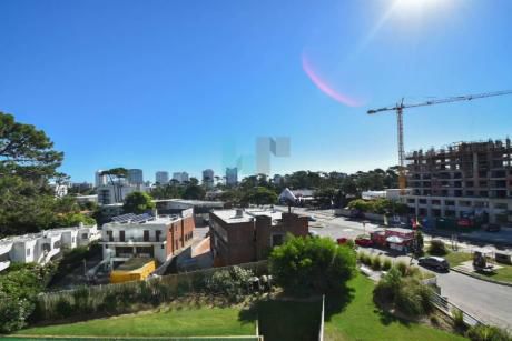 Gala Vista Oportunidad! Apartamento De 1 Dormitorios A Estrenar En Venta! Roosevelt, Punta Del Este.