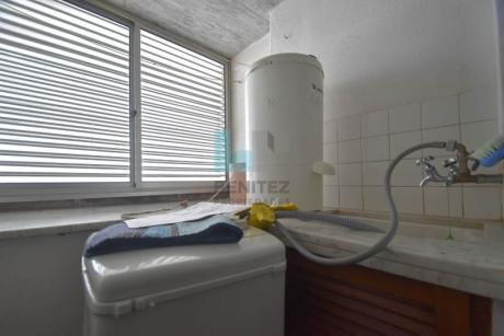Espectacular Vista Brava. Apartamento En Venta De 2 Dormitorios En Zona Península. Torre De Categoria.