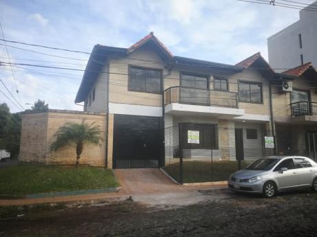 Alquilo Amplio Duplex Amoblado Con Piscina En Zona Villa Morra, Los Laureles