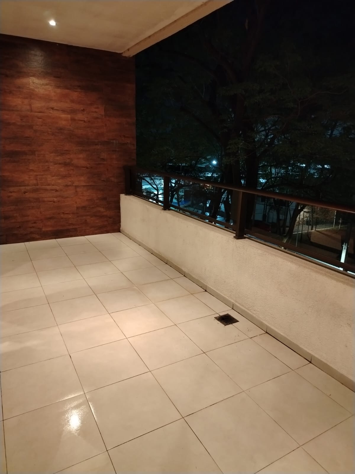 Alquilo departamento amoblado de 1 dormitorio en los laureles 110m2 — foto 2