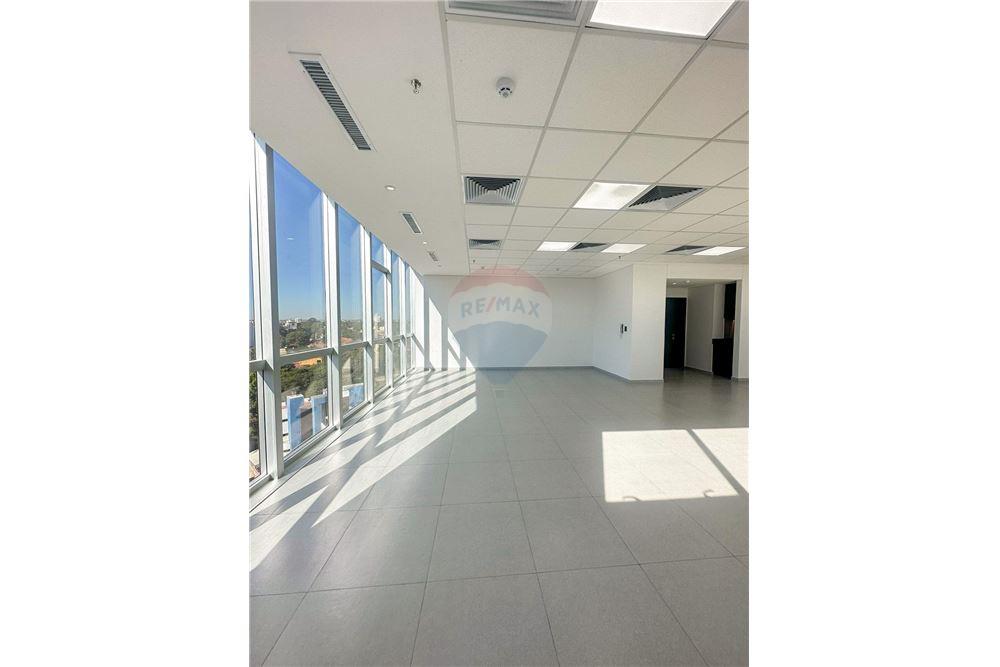 ALQUILER DE ESPECTACULAR OFICINA A ESTRENAR — foto 3