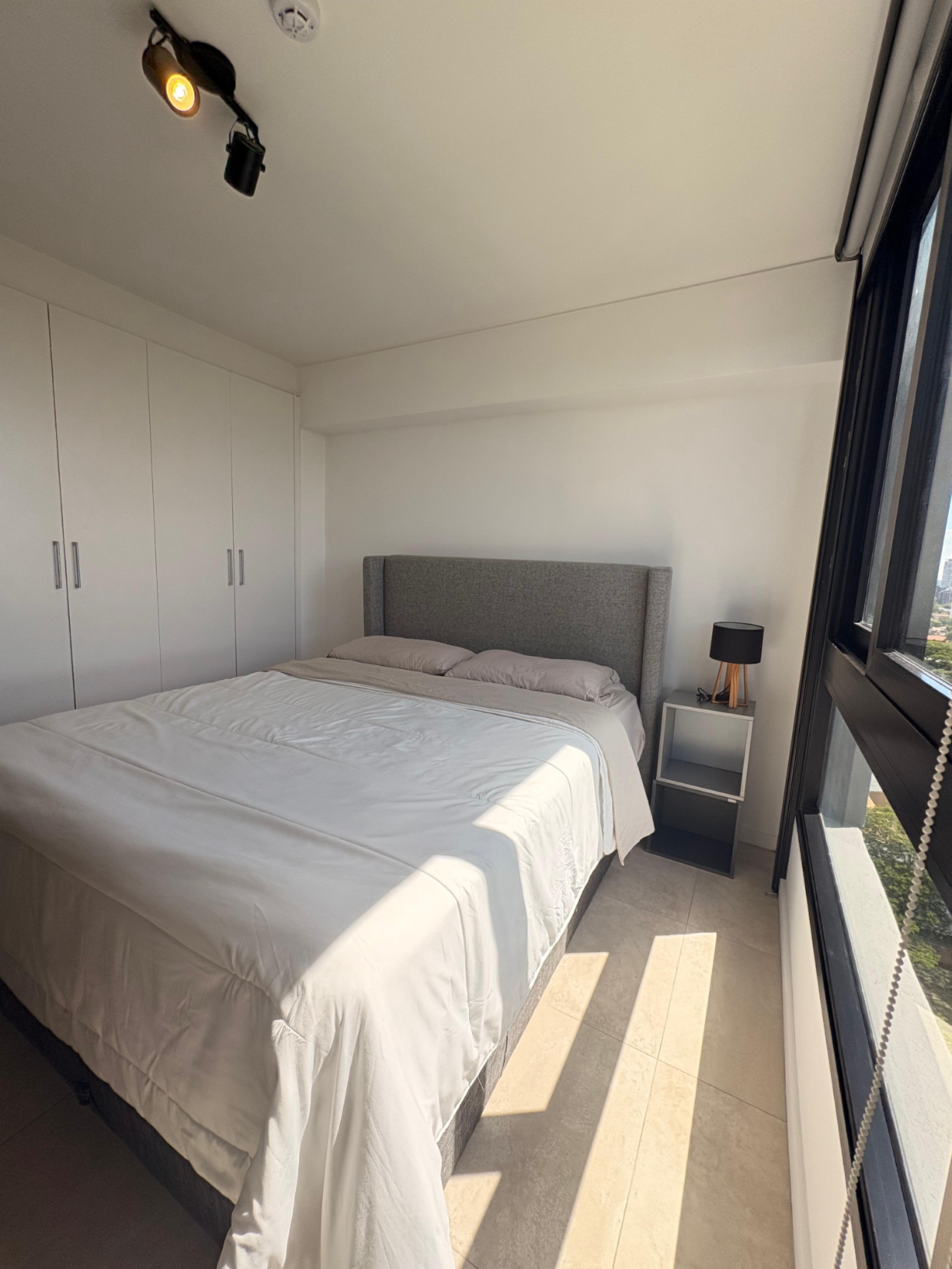VDA. SANTÍSIMA TRINIDAD, EN ALQUILER DEPTO DE 1 DORMITORIO AMOBLADO — foto 2
