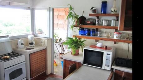 Se Vende Apartamento En Punta Carretas 4 Dormitorios 2 Baños Y Garaje