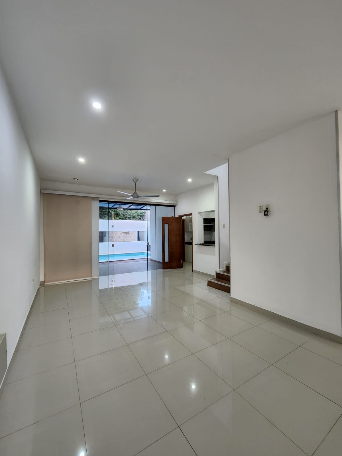 Alquiló. triplex  zona Paseo la Galería — foto 2