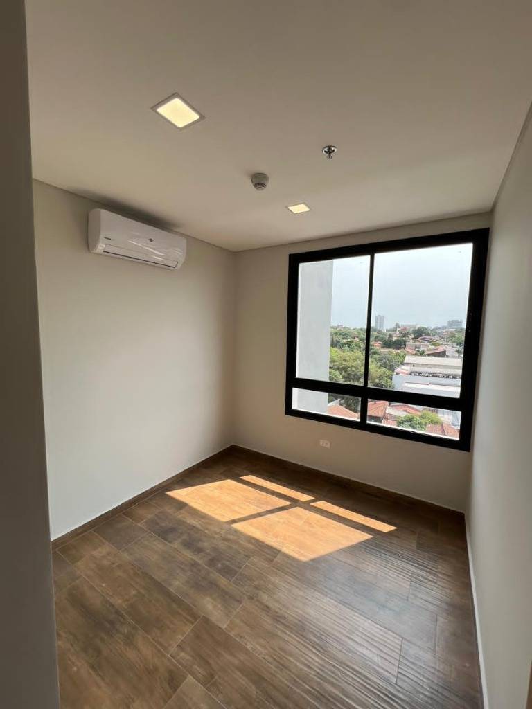 Alquilo Departamento De 2 Dormitorios Amoblado En El Bo. Las Lomas — foto 3