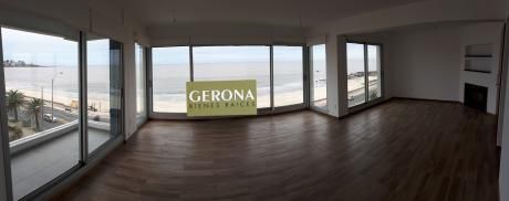 Penthouse, Malvín, 3 Dormitorios, Sobre Rambla, A Estrenar
