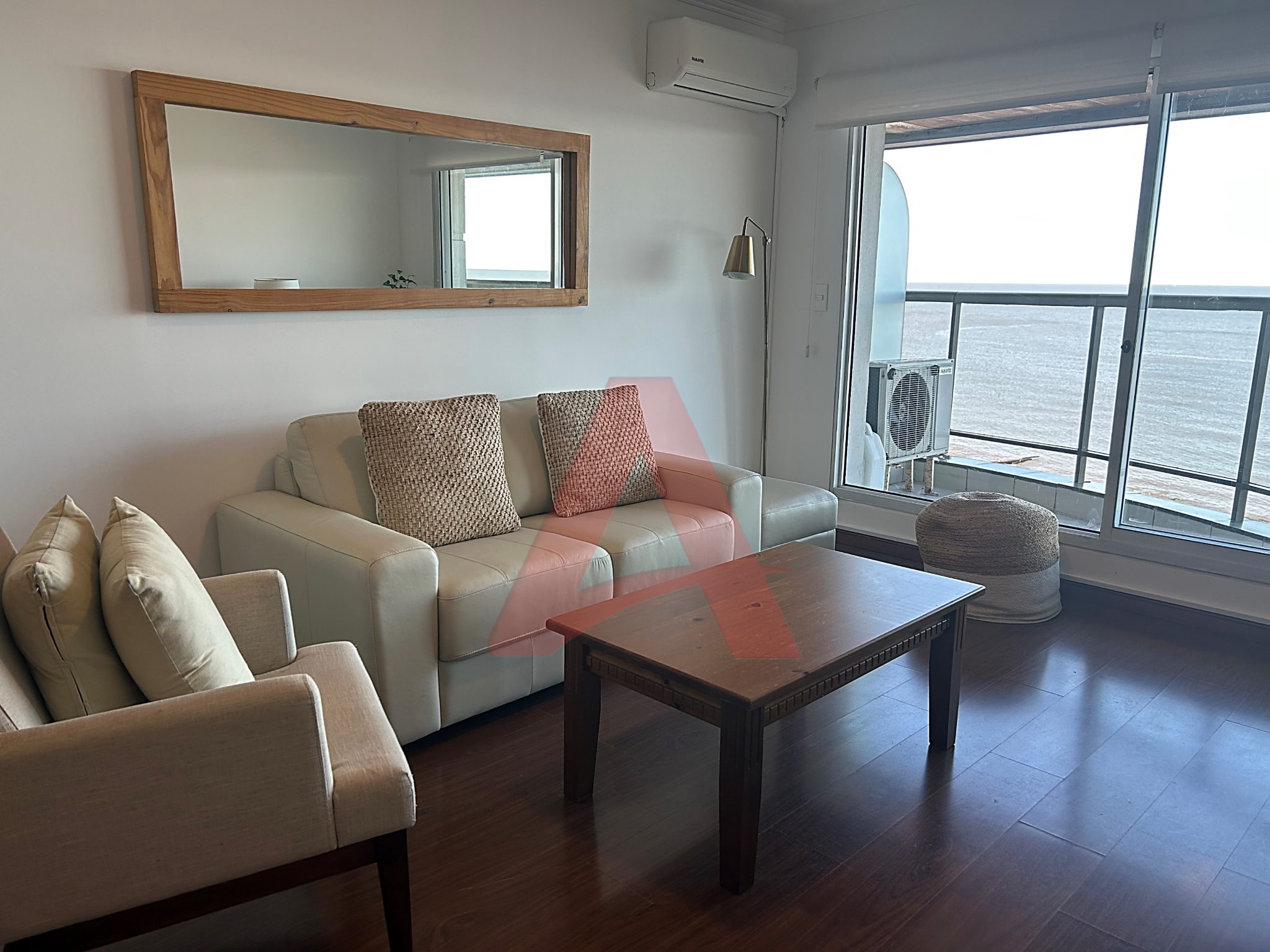 RAMBLA DE PUNTA CARRETAS - ALQUILER APARTAMENTO - 1 DORMITORIO CON MUEBLES Y GARAJE.
