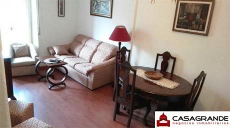 Millan Y Reyes, Reciclado, Con Garage Y Servicio Completo, Si Banco