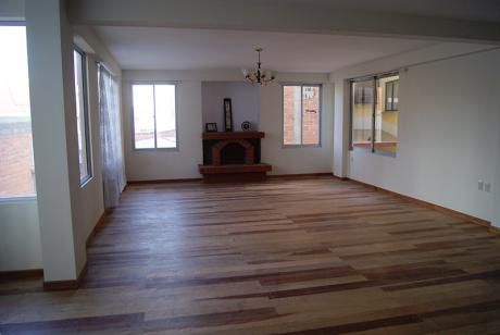 Departamento En Alquiler En La Urbanización Pinos Norte