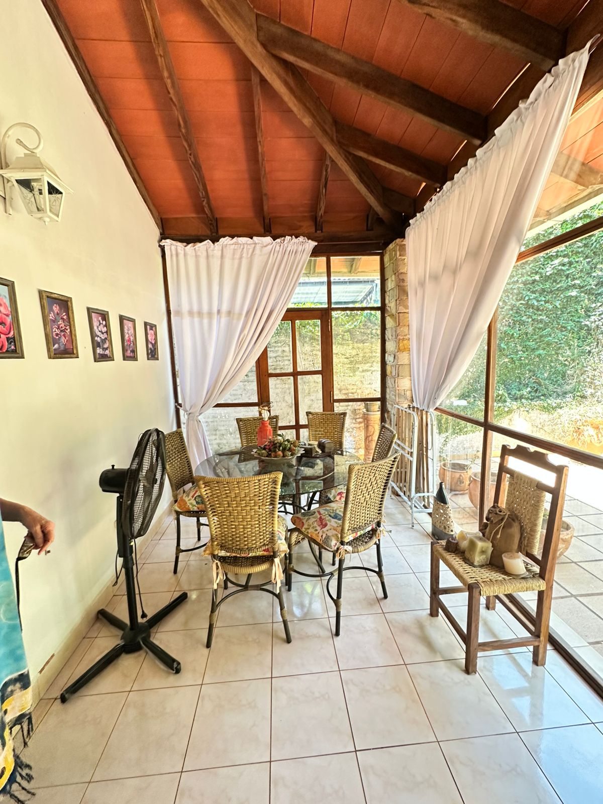 VENDO HERMOSA CASA EN ENCARNACIÓN — foto 3