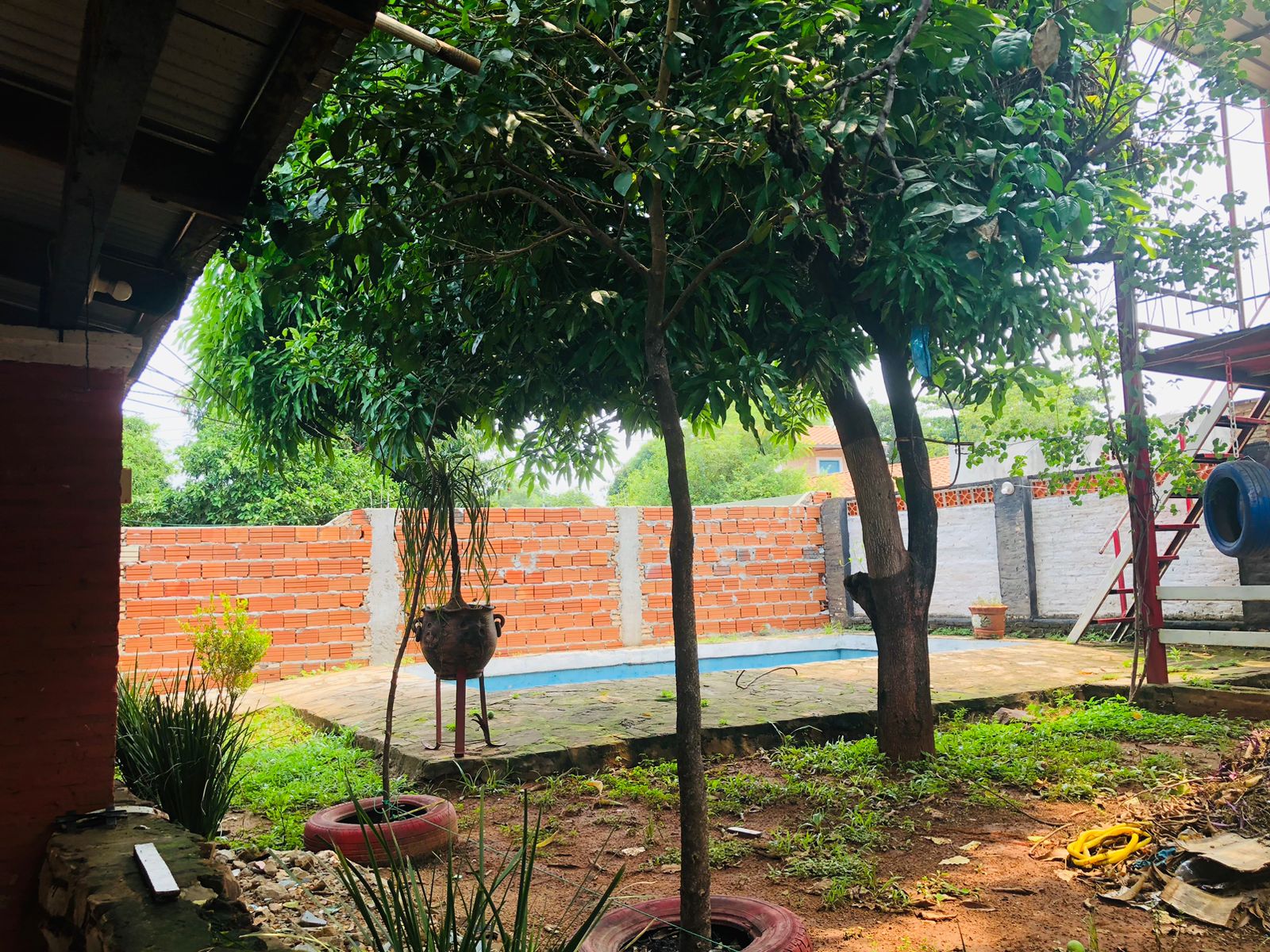 VENDO CASA CON PISCINA A PRECIO DE TERRENO LAURELTY SAN LORENZO — foto 2