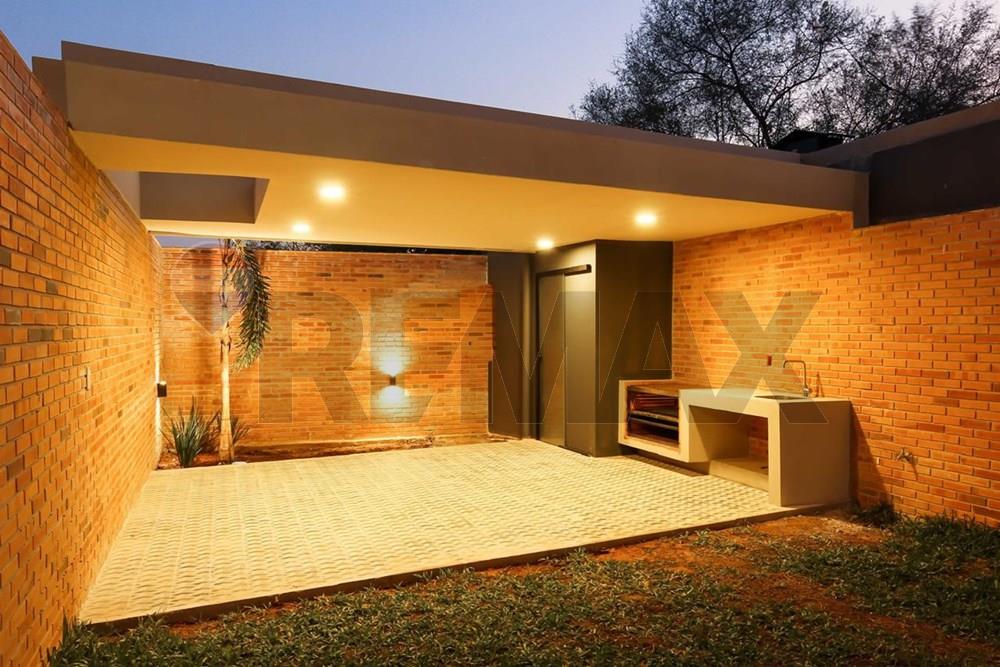 VENTA - DUPLEX - LAURELTY, LUQUE — foto 2