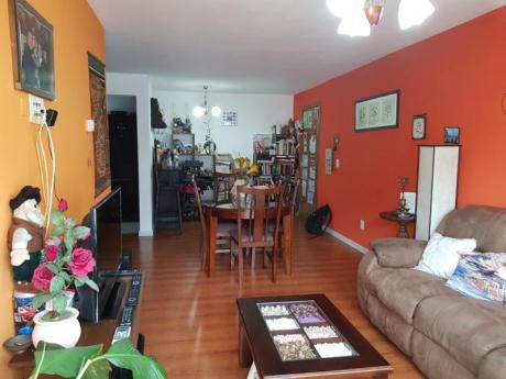 Imperdible, Excelente Zona Con 2 Garage, G.C 5400