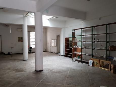 Local En Venta En Ciudad Vieja
