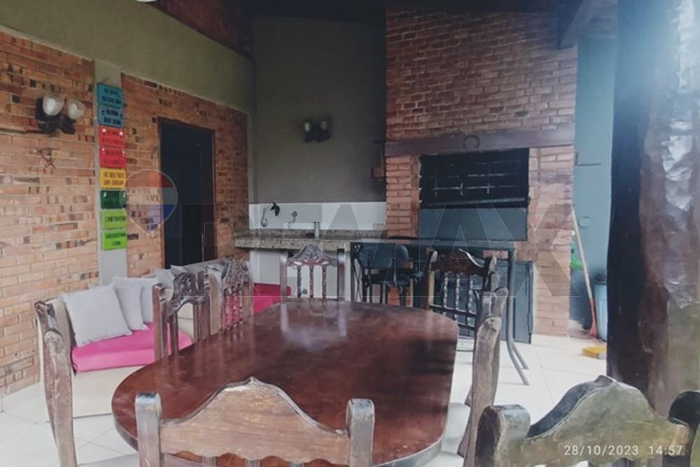 Alquilo amplia casa con Patio en Lambaré — foto 2