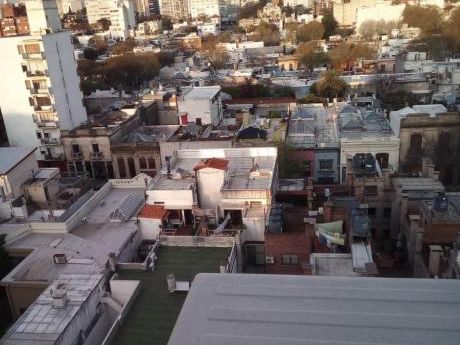 Vista Despejada! Piso 9! Buena Ubicación! A/C