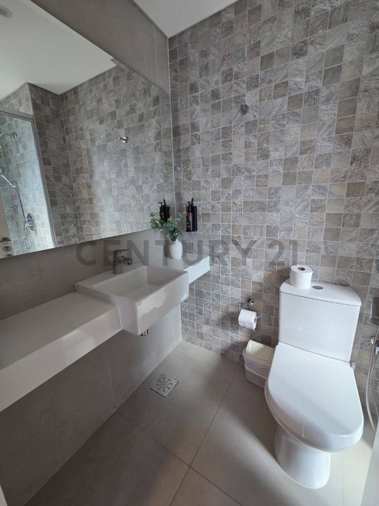 DEPARTAMENTO MONOAMBIENTE AMOBLADO CON RENTA - PISO 15 AV MOLAS LOPEZ — foto 2