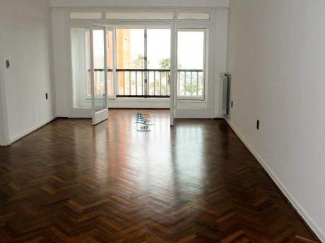 Divino Apto De 3 Dormitorios, 2 Baños, Frente A La Rambla