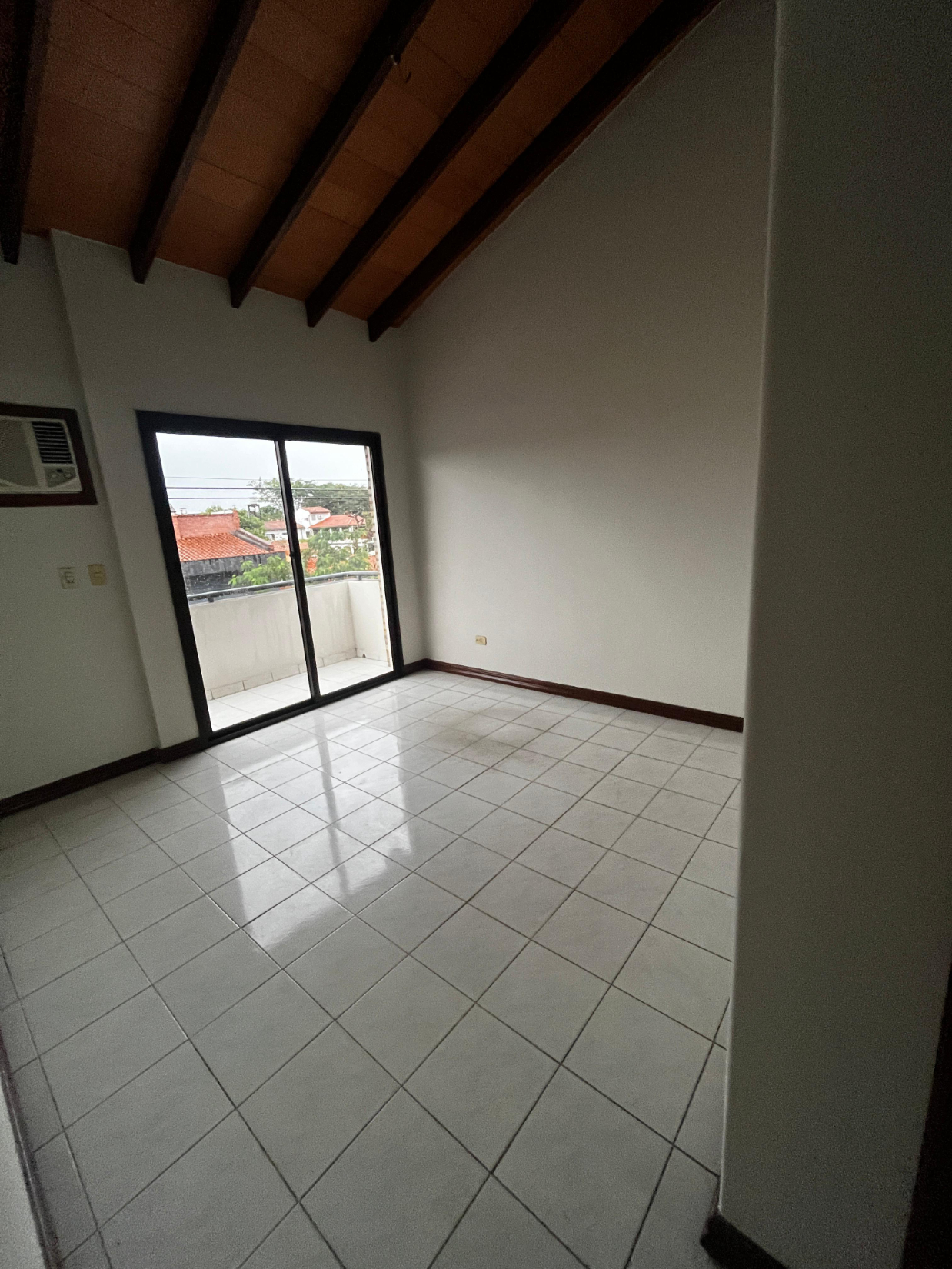 Alquilo dpto cerca de Julio Correa — foto 2