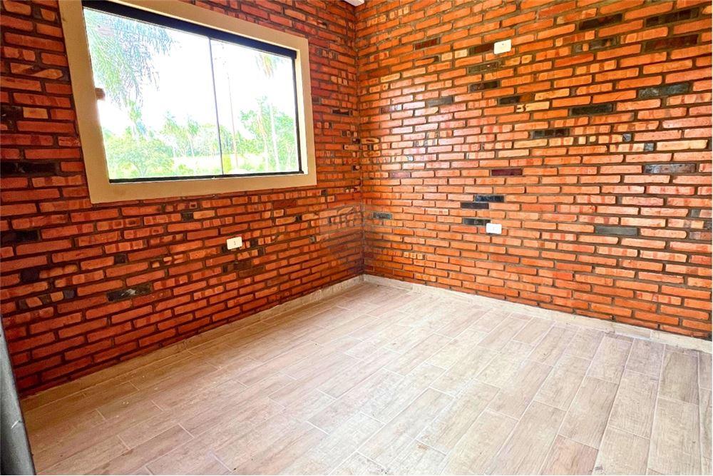 Chalet con arrollo en Piribebuy — foto 3