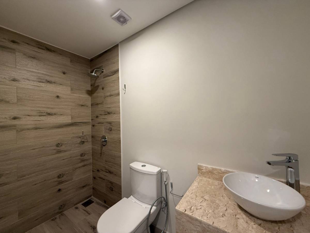 DEPARTAMENTO CON COCHERA EN FERNANDO DE LA MOR  EN VENTA — foto 3