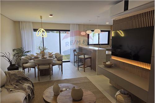 Casa-Venta-PY Central Lambaré  avenida del yacht — foto 2