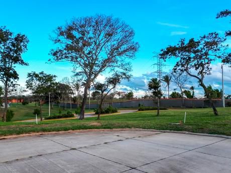 Urubó Golf - Espectacular Terreno En Venta