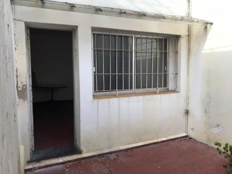Casa De 3 Dormitorios A Reciclar