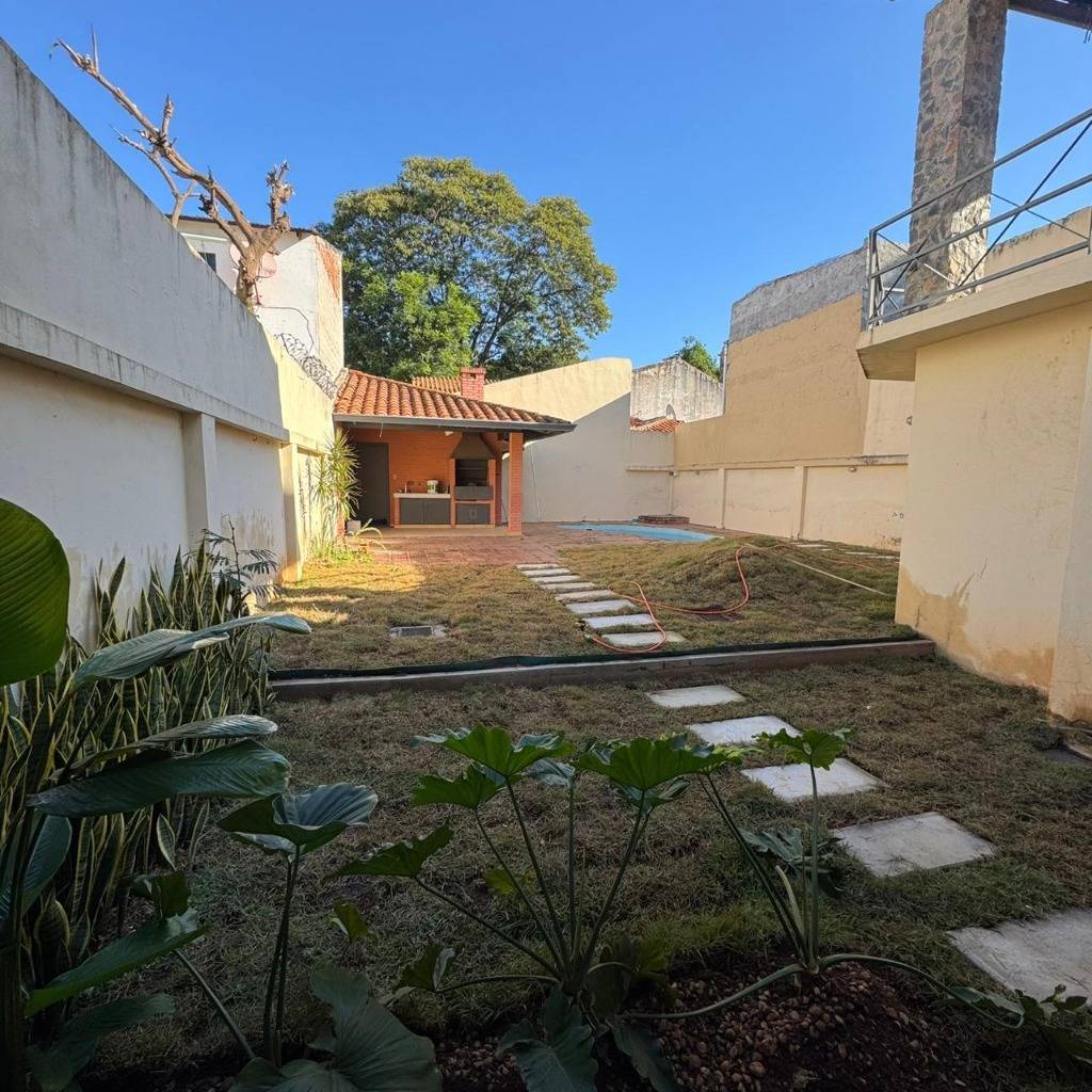 HERMOSA CASA EN VENTA EN EL BARRIO MCAL ESTIGARRIBIA — foto 3