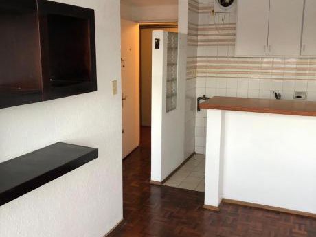 A Pasos De Avda Brasil,al Frente,.dorm Def.16.000 Pesos ,,gs Coms 2500,.