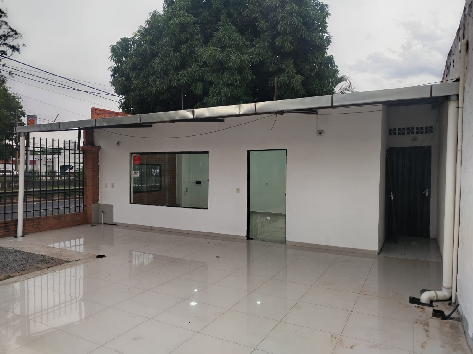 ALQUILER DE LOCAL COMERCIAL ZONA SANTA MARIA — foto 3