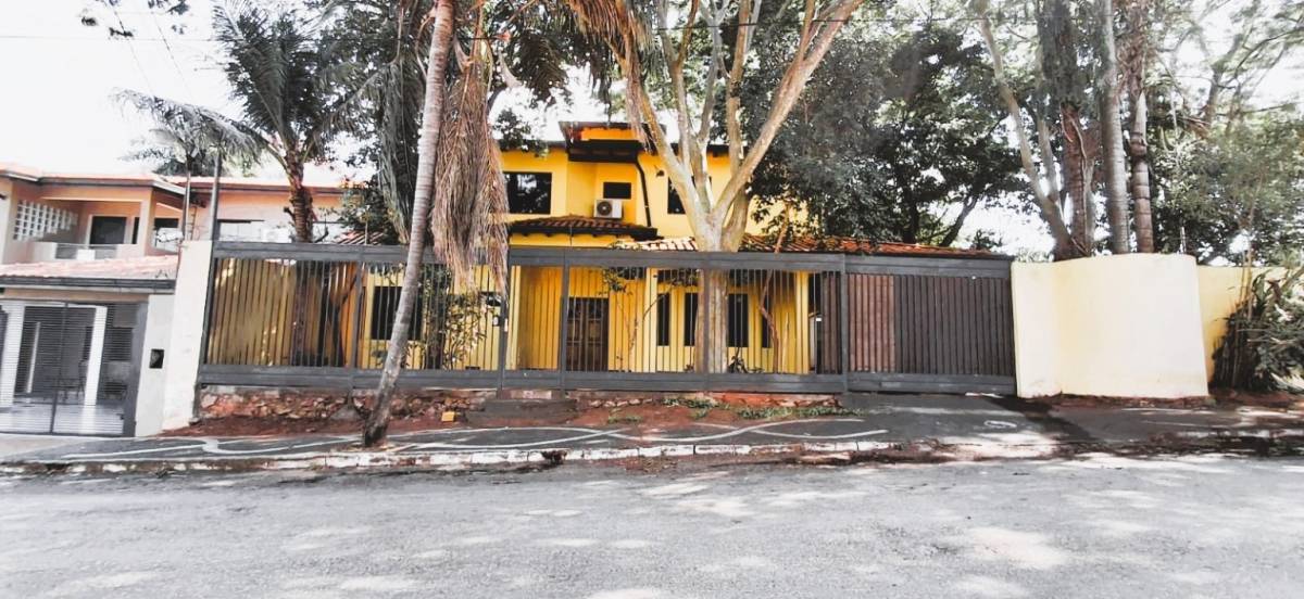AMPLIA CASA EN ALQUILER EN LAMBARÉ – ZONA CANAL 13! — foto 2