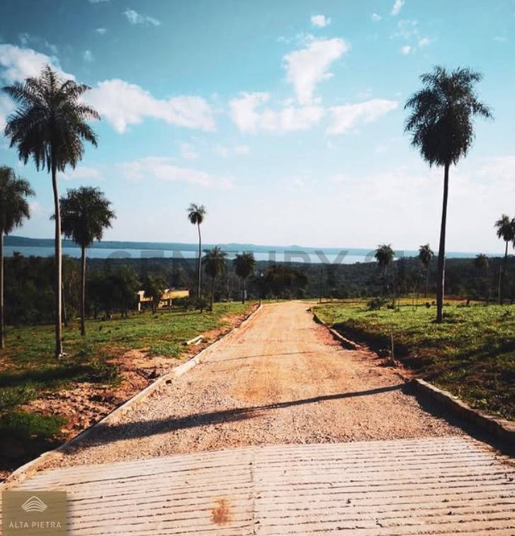 EN VENTA TERRENO CON VISTA ÚNICA AL LAGO — foto 3