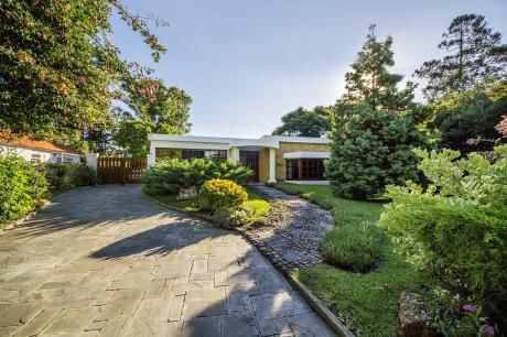 Casa En Venta 4 Dormitorios