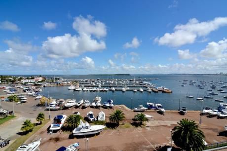 Apartamento En Venta 4 Dormitorios