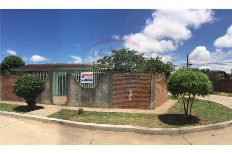 Casita Económica En Esquina