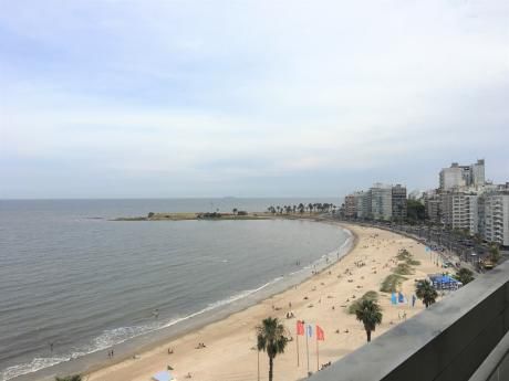 Rambla, Muy Amplio, Piso Alto. Excelente Distribucion. Gge X2.