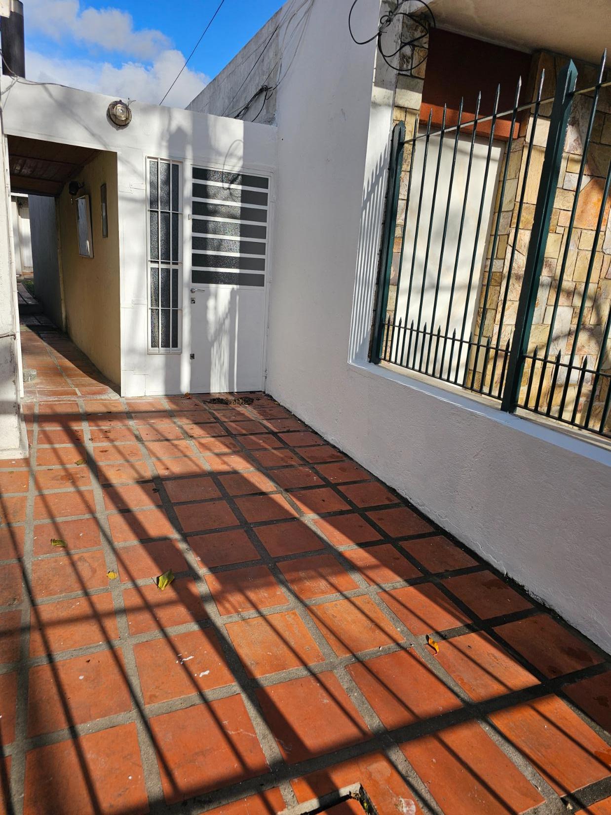 Alquilo Monoambiente La Blanqueada Sin Gastos Comunes