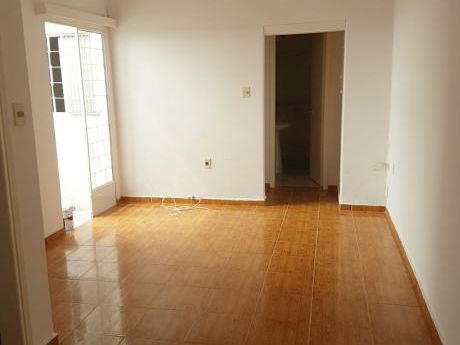 Apartamento De 1 Dormitorio Con Patio. La Blanqueada. Cte Braga Y Montecaseros.