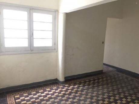 Agraciada Y Entre Rios Al Frente Con Balcon
