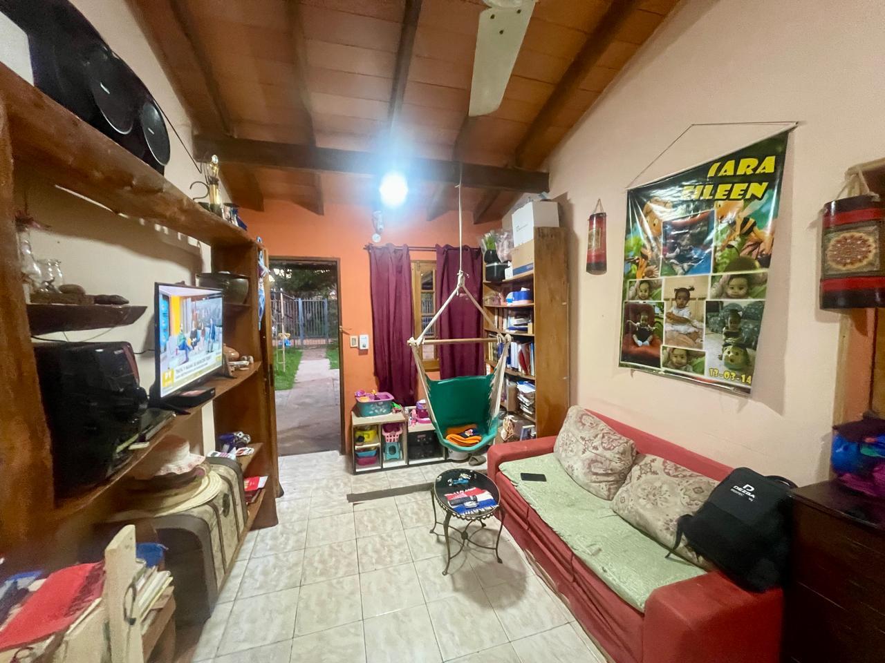 ¡Oportunidad única en Mariano Roque Alonso!  Casa lista para vivir — foto 2