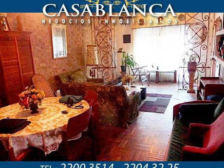 Casablanca - Sobre Avenida En Una Planta