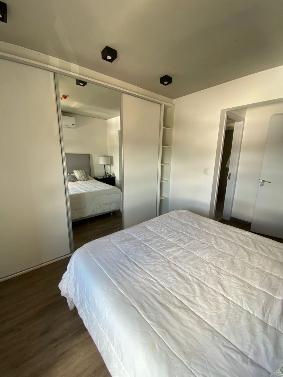 Departamento Amoblado en Edificio Muhrada – Barrio Cañada del Ybyray — foto 3