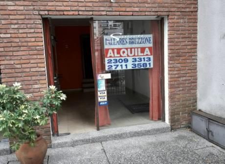 Local Comercial Sobre Carlos Berg Esq. Obligado